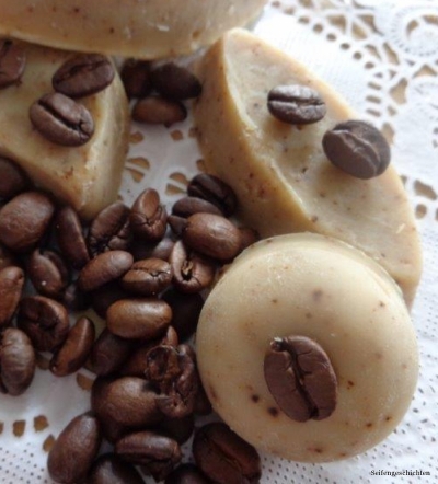 http://www.seifengeschichten.at/data/image/thumpnail/image.php?image=131/seifengeschichten_kaffeeseife_article_2657_1.jpg&width=400