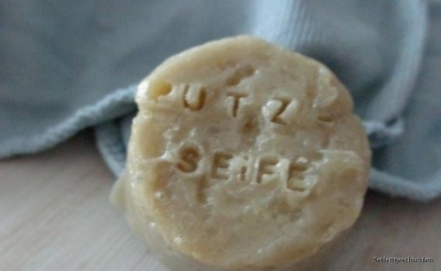 http://www.seifengeschichten.at/data/image/thumpnail/image.php?image=131/seifengeschichten_putzseife_article_2664_0.jpg&width=400